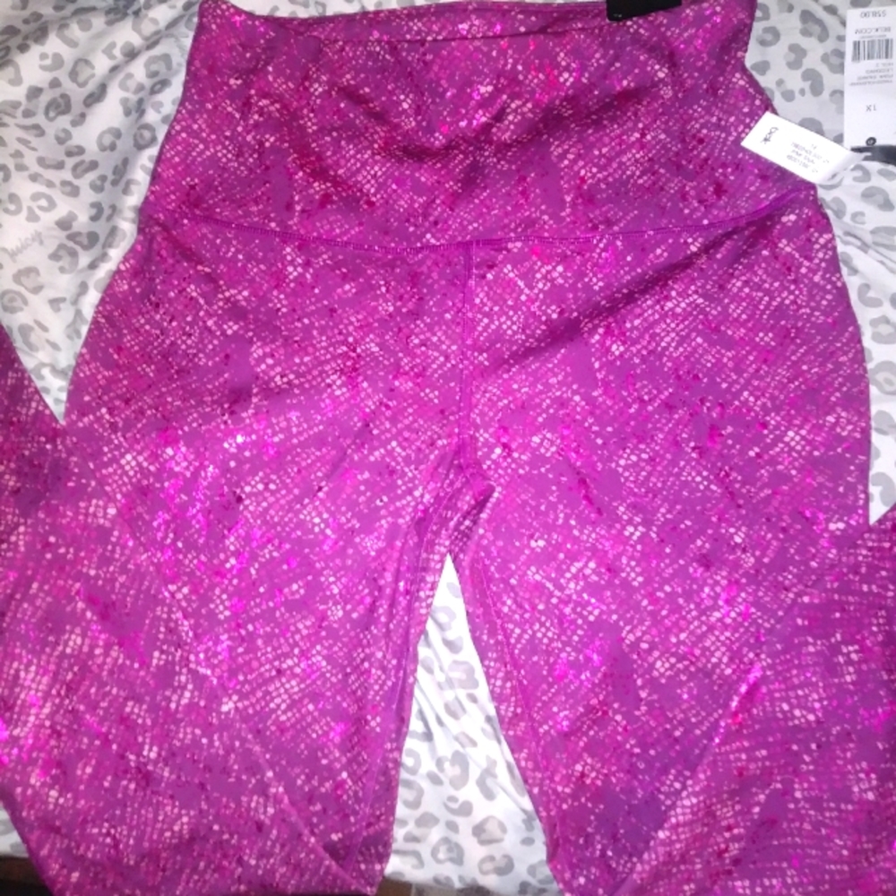 NWT Zelos Leggings Metallic